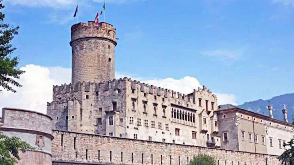 Trento audio guide with TravelMate app