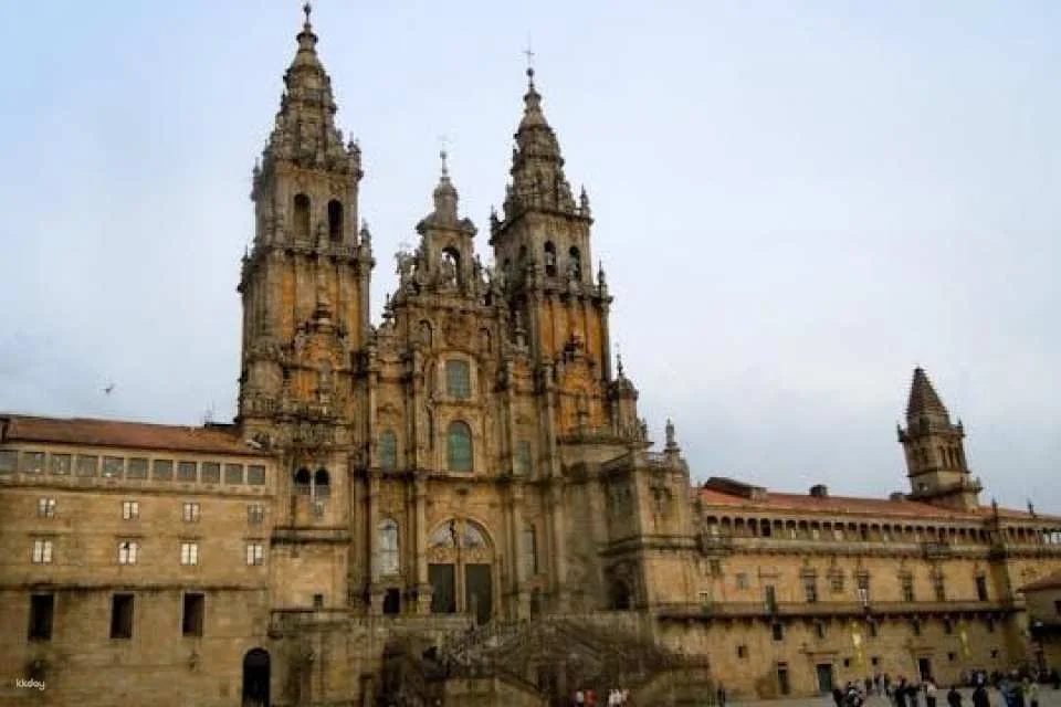 Santiago de Compostela guided tour from Porto