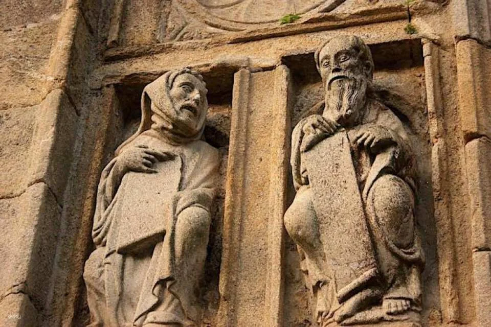 Santiago de Compostela guided tour from Porto