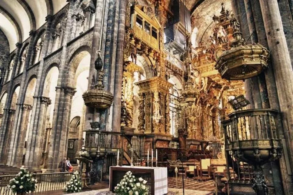 Santiago de Compostela guided tour from Porto