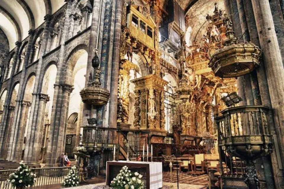 Santiago de Compostela guided tour from Porto