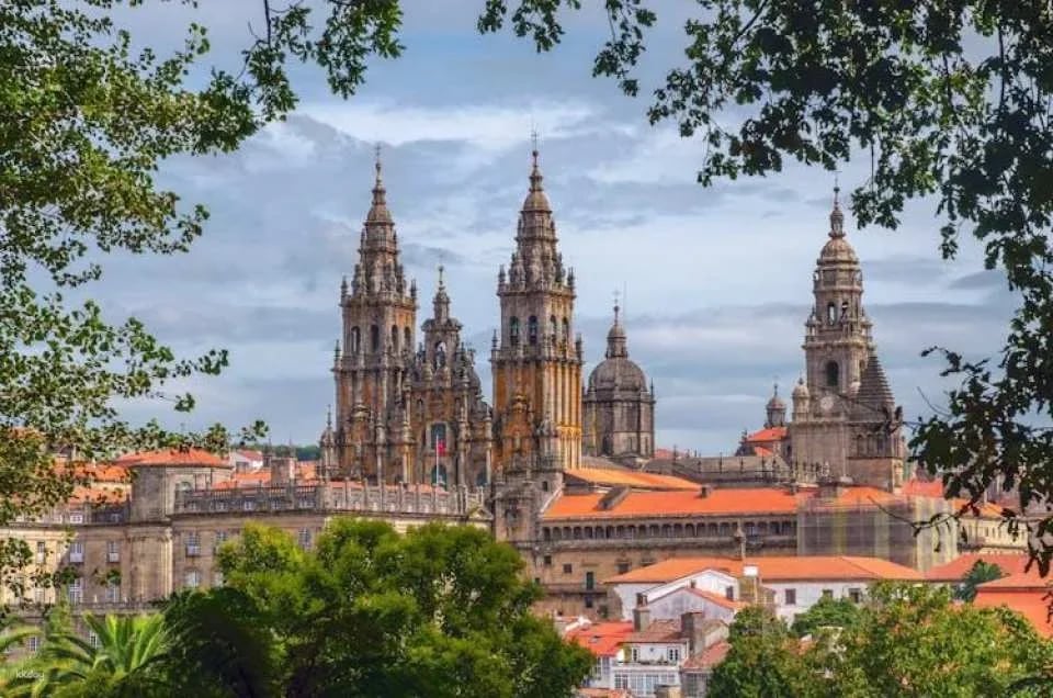 Santiago de Compostela guided tour from Porto