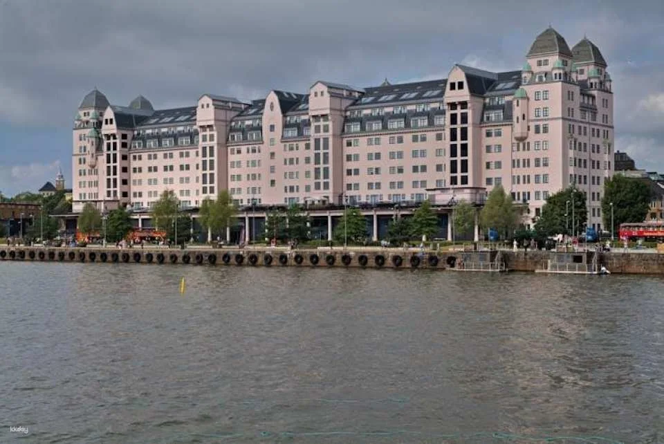 Wellness and fjord life guided walking tour of Oslo