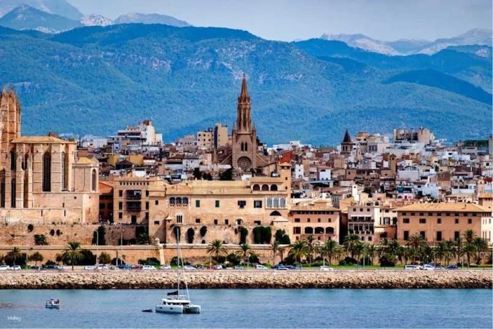 Palma de Mallorca: Small-Group Tour & Fast-Track Cathedral