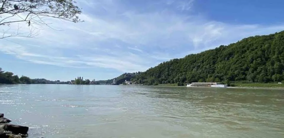 Barefoot Lock Tour from Passau to Engelhartszell