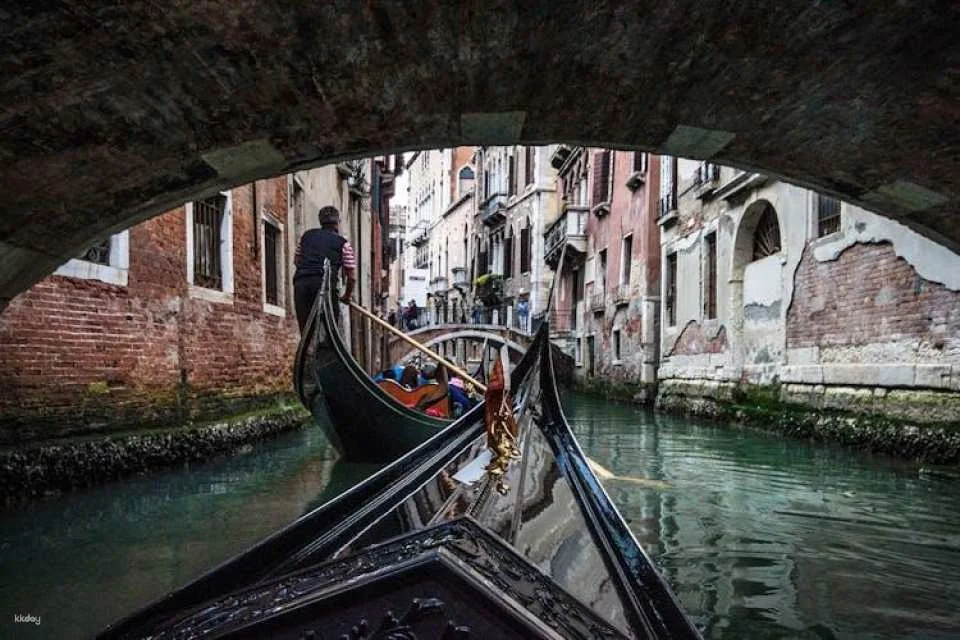 Gondola ride with audio guide introduction