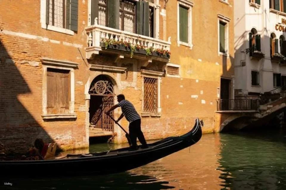 Gondola ride with audio guide introduction