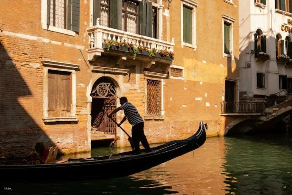 Gondola ride with audio guide introduction