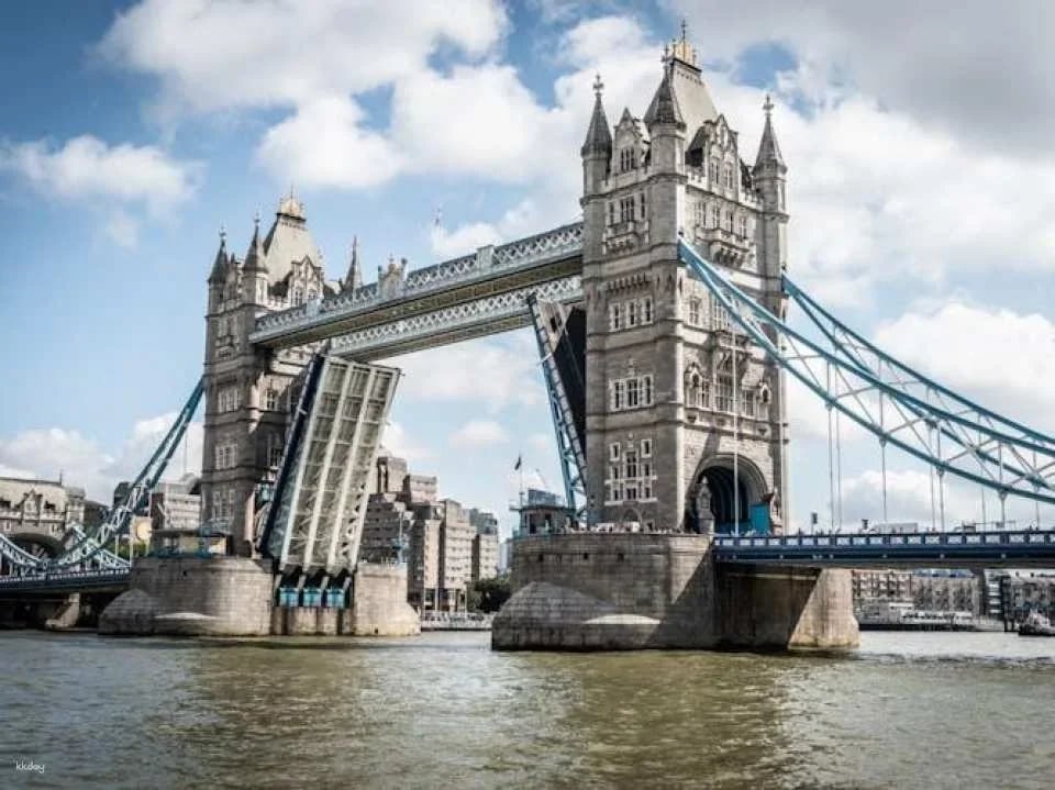 London Walking Tour with Entrance to the Jack the Ripper Museum