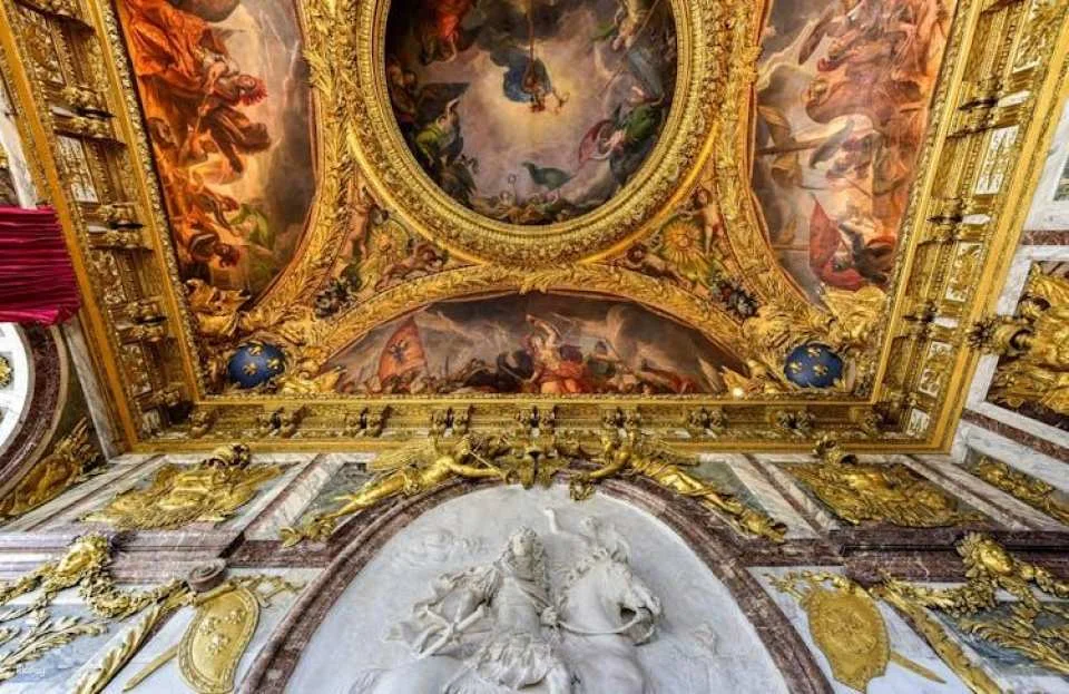Palace of Versailles reserved entry with audio guide app