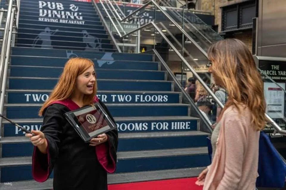 J.K. Rowling and wizard 3-hour guided walking tour of London