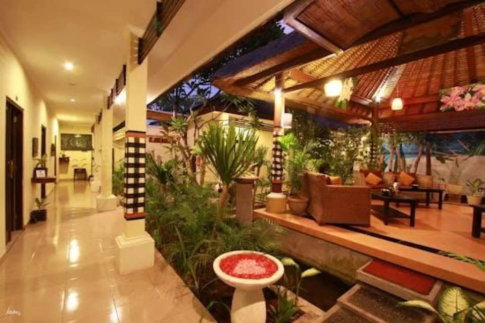 Kuta Bali 90 minute traditional massage plus transfer (613015)