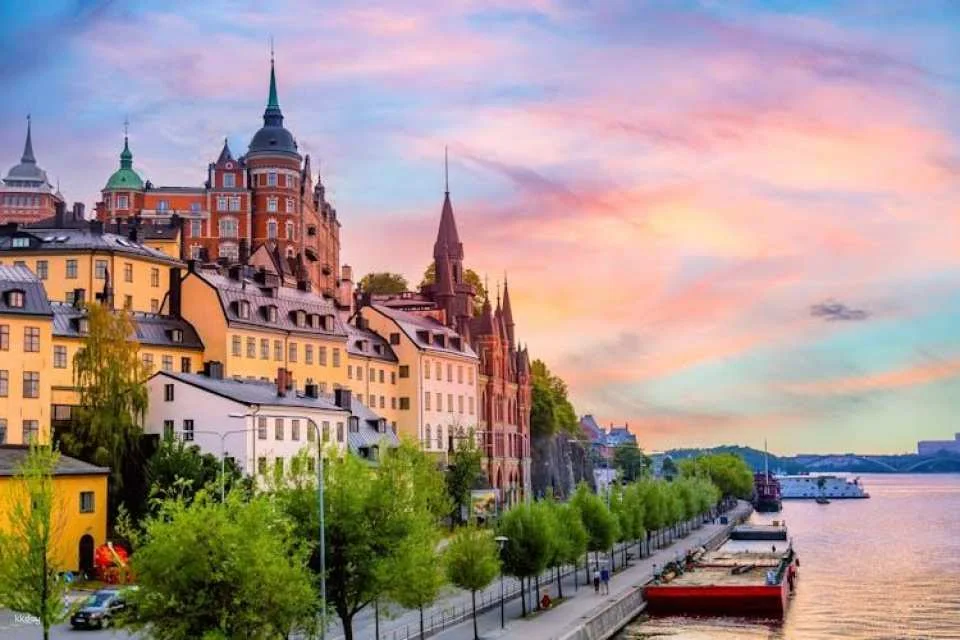 Stockholm combo tickets with hop-on hop-off bus and boat tour