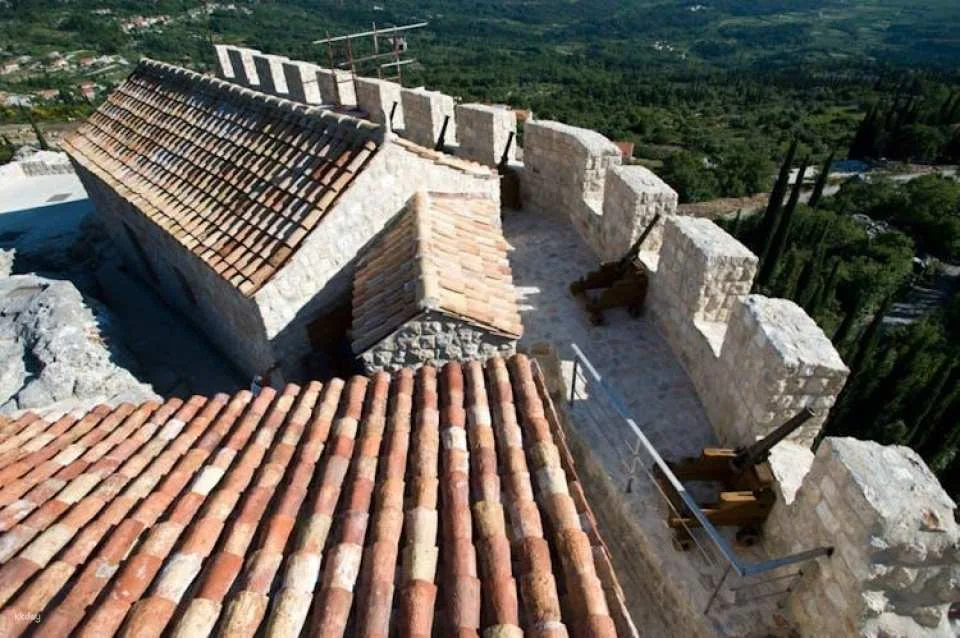 Konavle and Falcon Fortress half-day tour with lunch