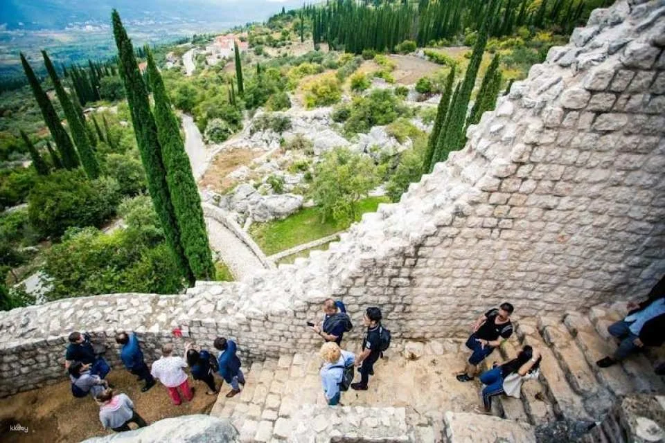 Konavle and Falcon Fortress half-day tour with lunch
