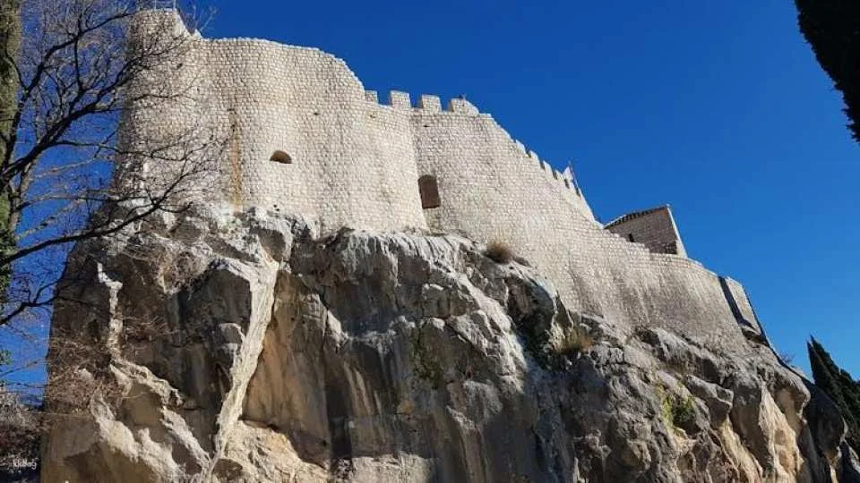 Konavle and Falcon Fortress half-day tour with lunch