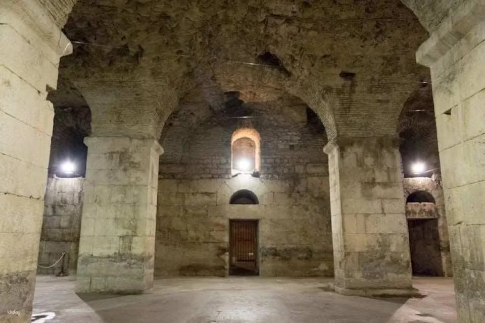 Split old city and Diocletian's Palace private evening tour
