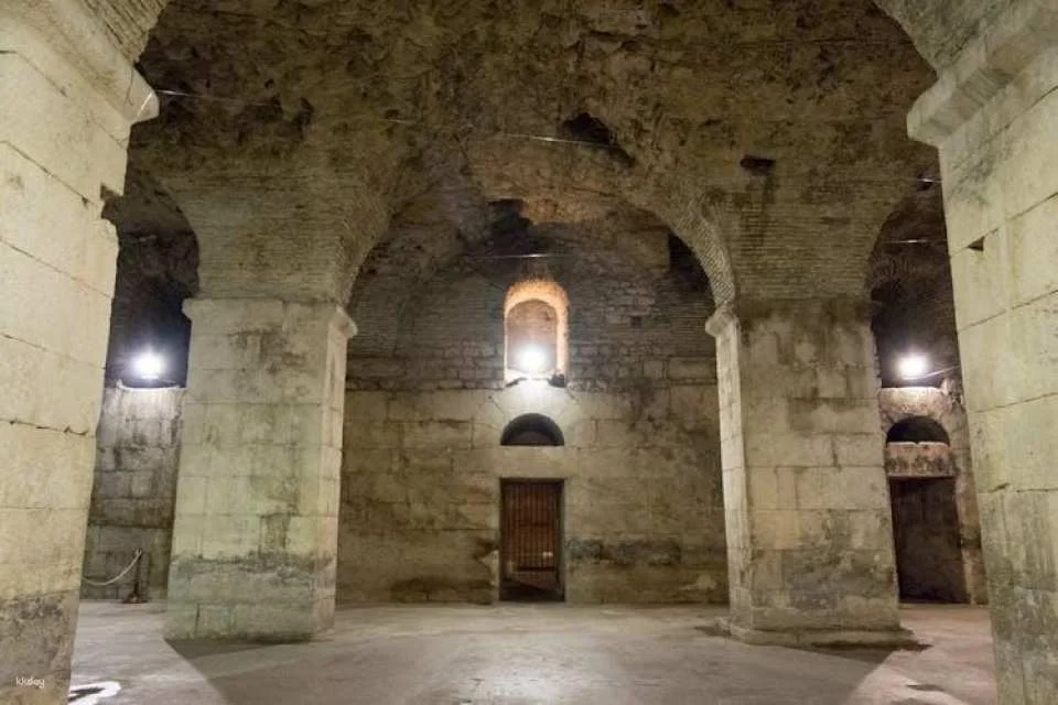 Split old city and Diocletian's Palace private evening tour