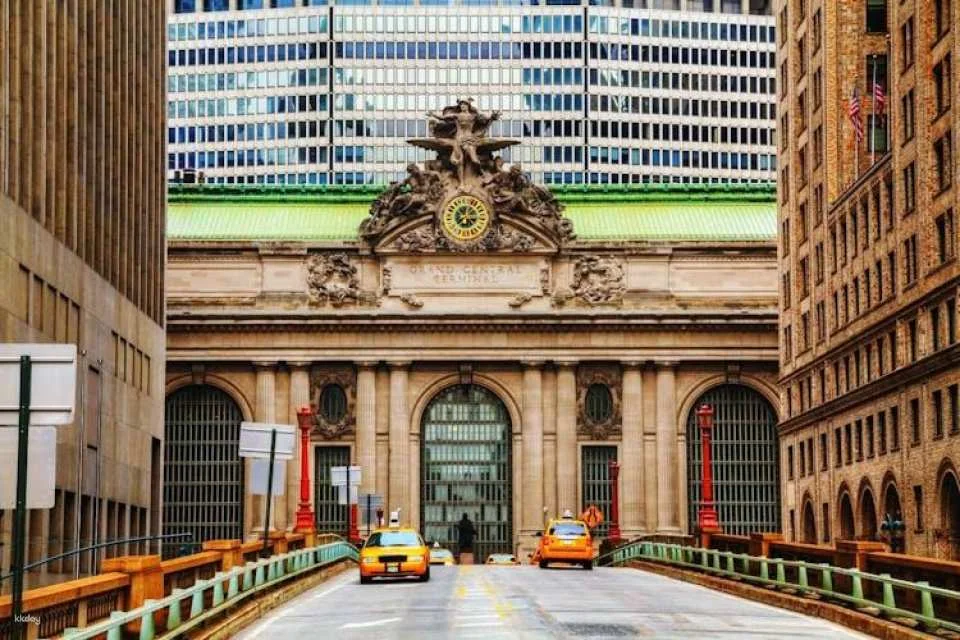 New York City highlights self-guided driving audio tour