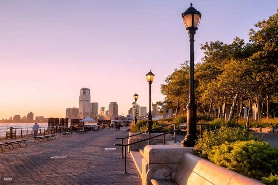 New York City highlights self-guided driving audio tour