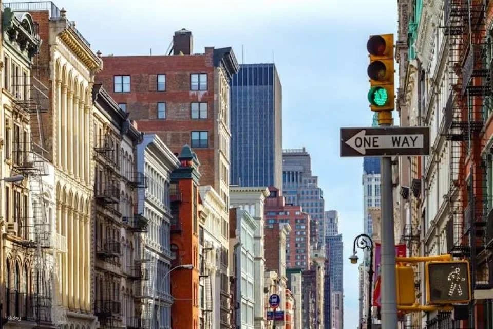 New York City highlights self-guided driving audio tour