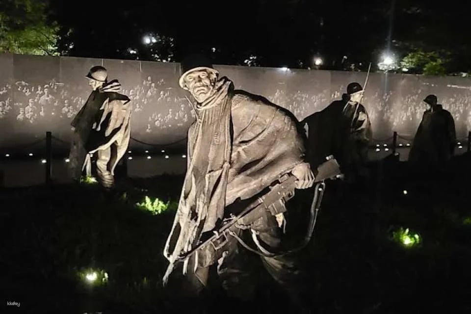 Washington DC night memorials walking tour with skyline view
