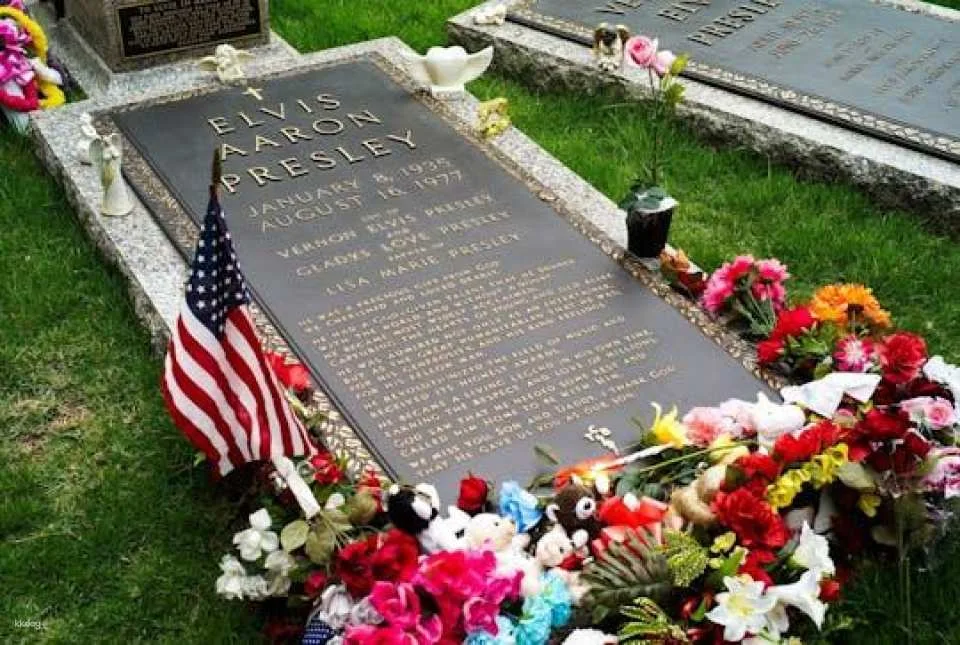 Chicago Graceland Cemetery self-guided audio tour