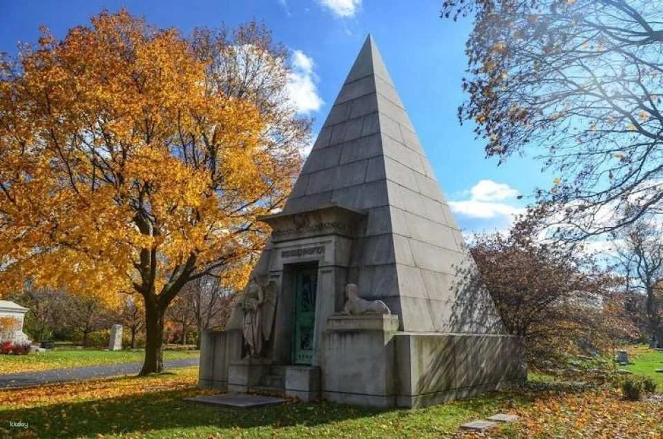 Chicago Graceland Cemetery self-guided audio tour