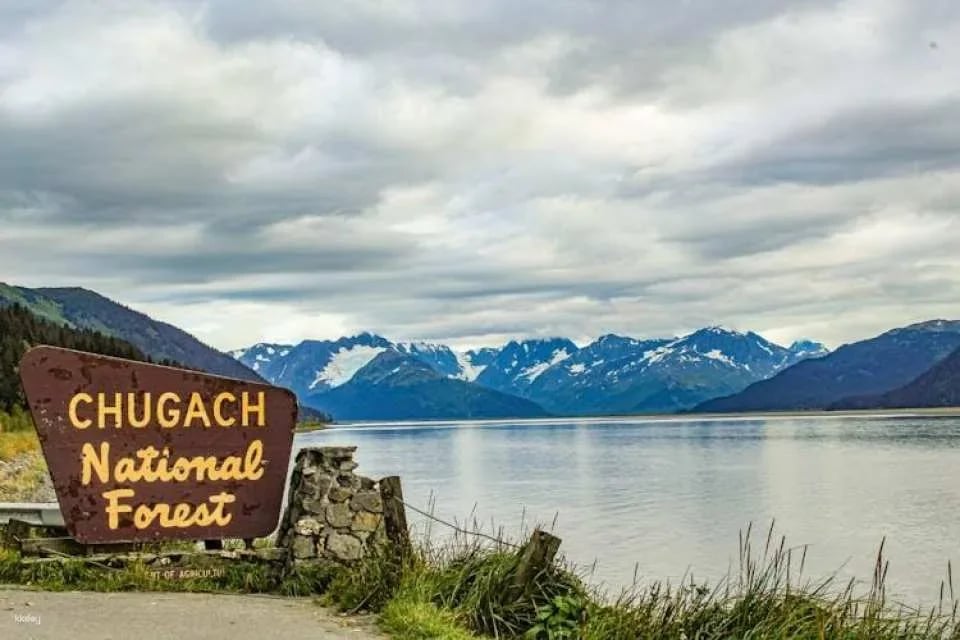 Self-guided driving audio tour from Anchorage to Seward