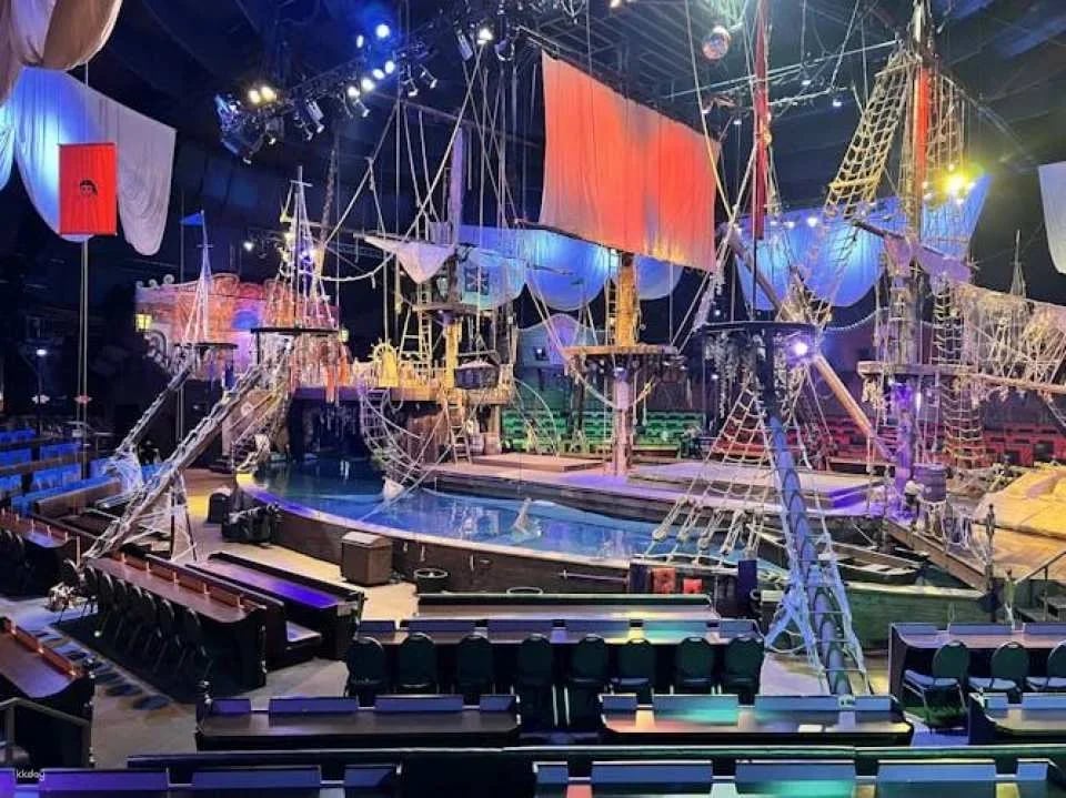 Pirates dinner adventure show in Orlando deluxe package