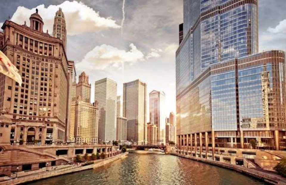 Chicago's Gold Coast Hidden History: A Self-Guided Audio Walk