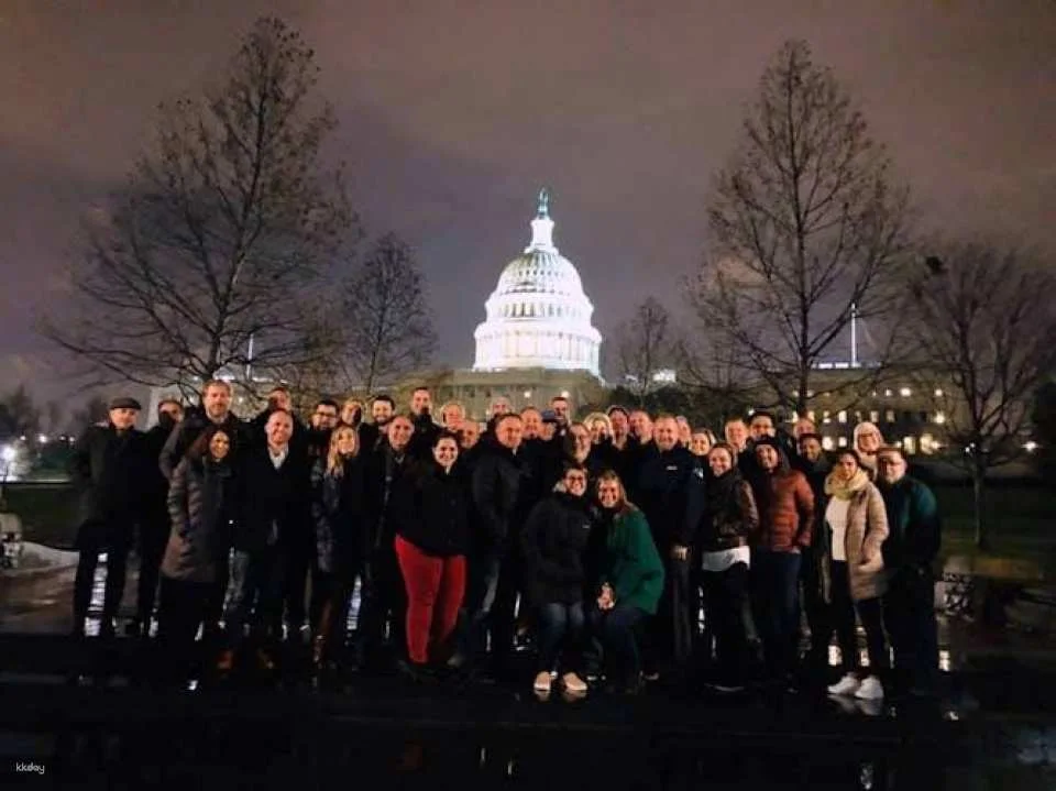 DC Monuments night tour with 10 stops and cherry blossoms