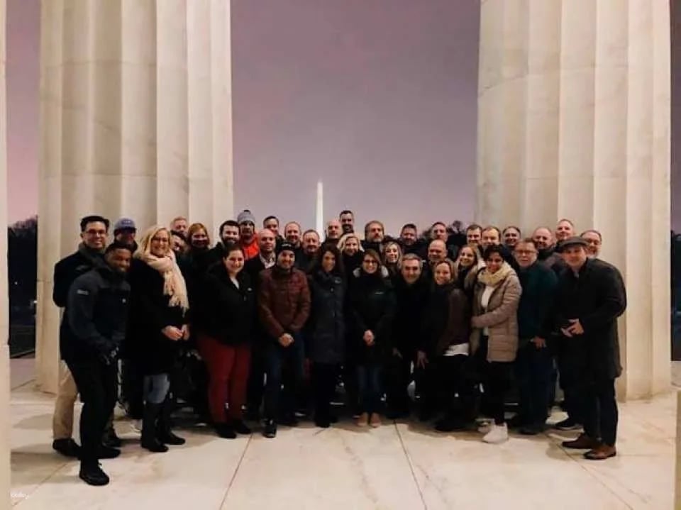 DC Monuments night tour with 10 stops and cherry blossoms