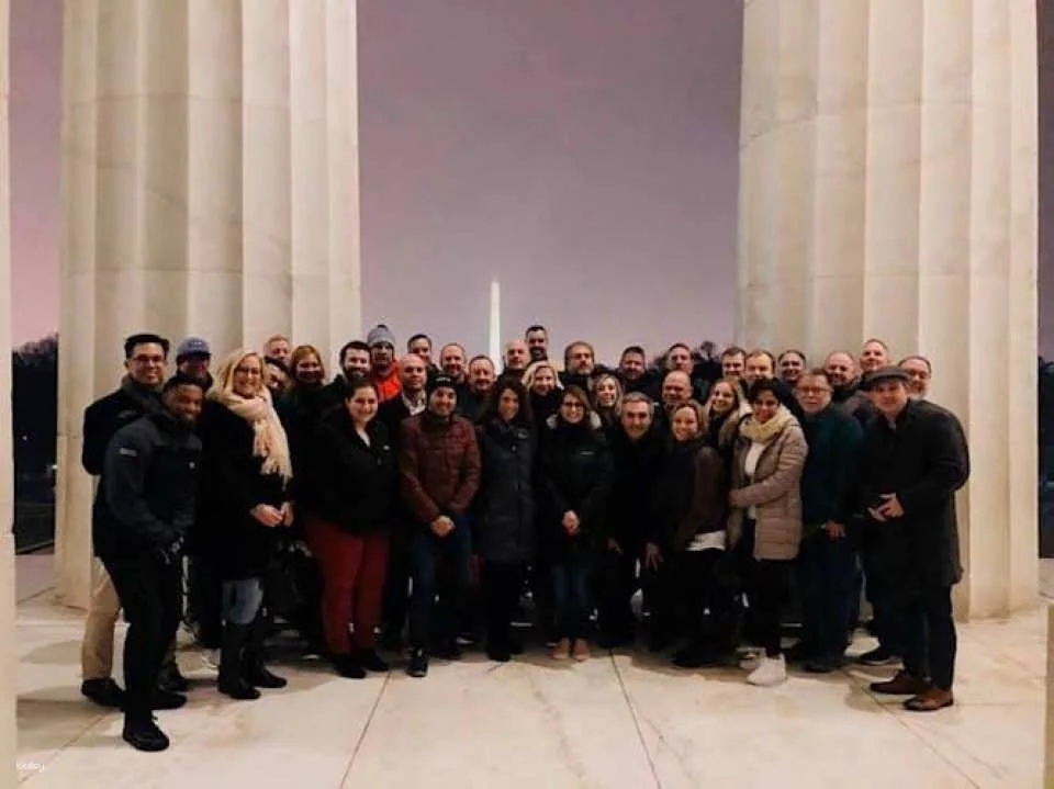 DC Monuments night tour with 10 stops and cherry blossoms