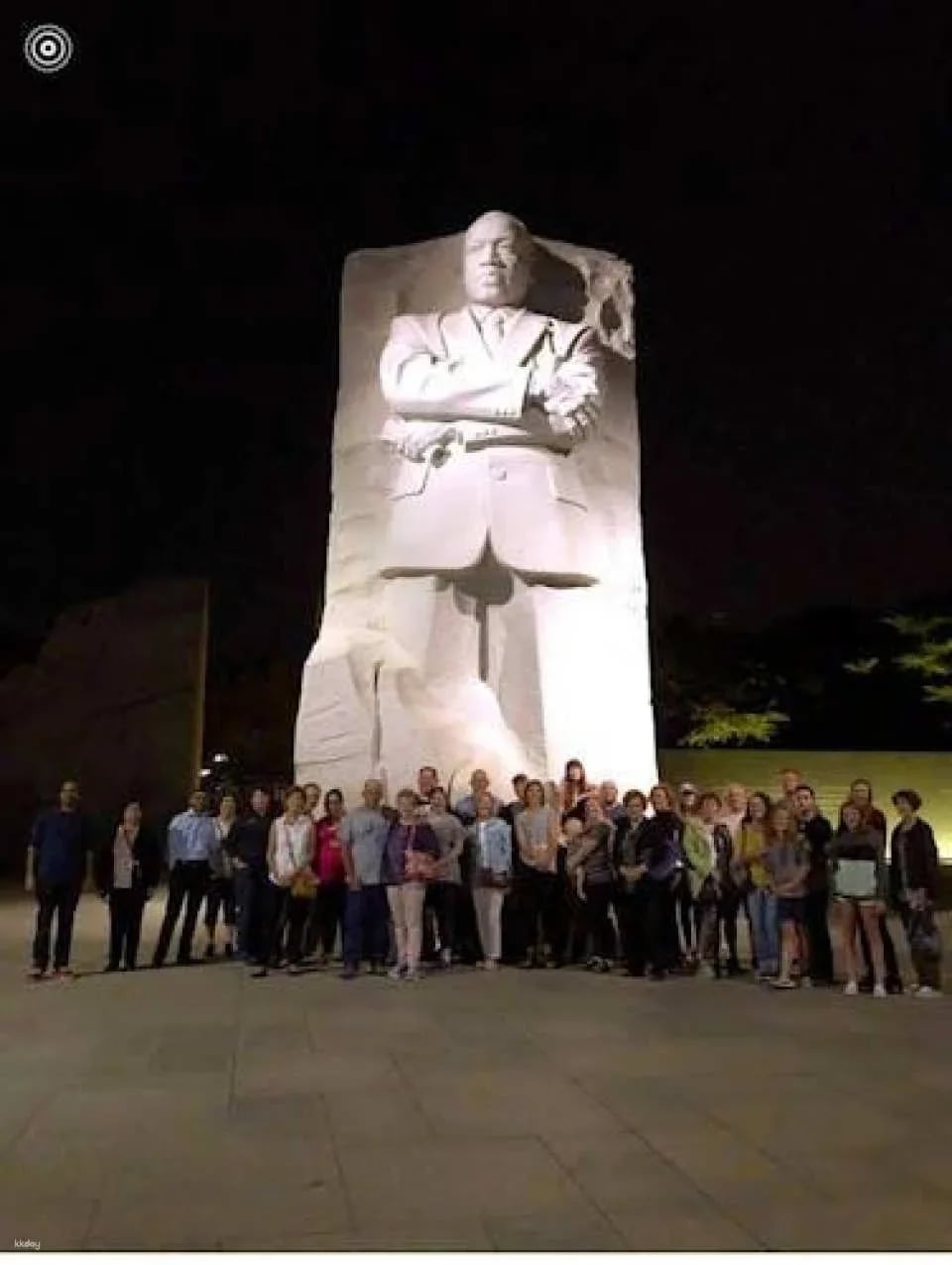 DC Monuments night tour with 10 stops and cherry blossoms