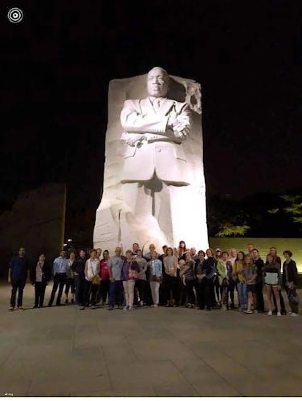 DC Monuments night tour with 10 stops and cherry blossoms