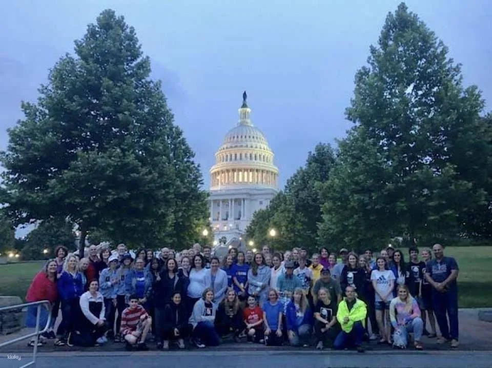 DC Monuments night tour with 10 stops and cherry blossoms