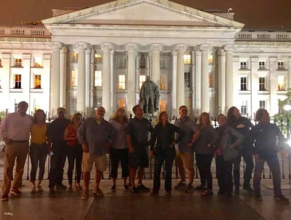 DC Monuments night tour with 10 stops and cherry blossoms