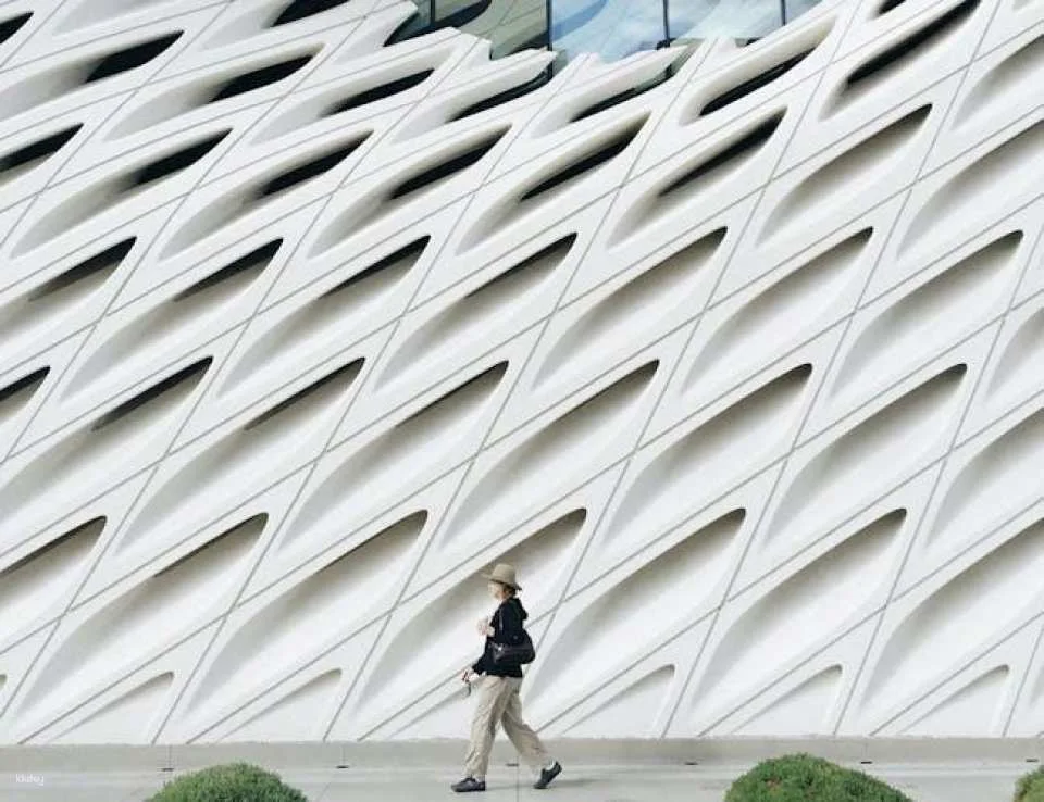 Broad Museum and Downtown Los Angeles self-guided audio tour