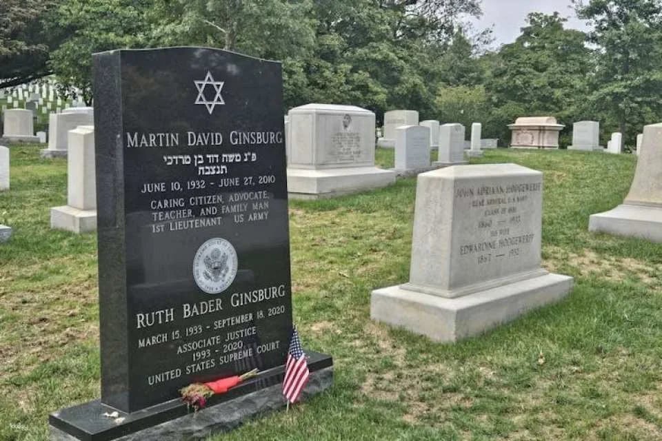 Arlington Cemetery guided tour with changing of the guard