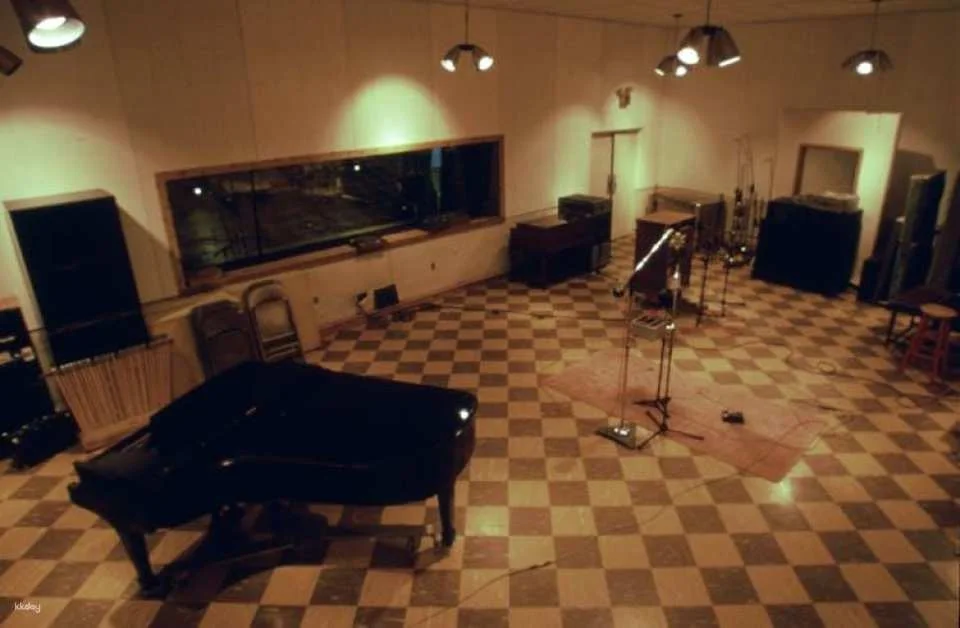 Country Hall of Fame with museum and RCA Studio B guided tour