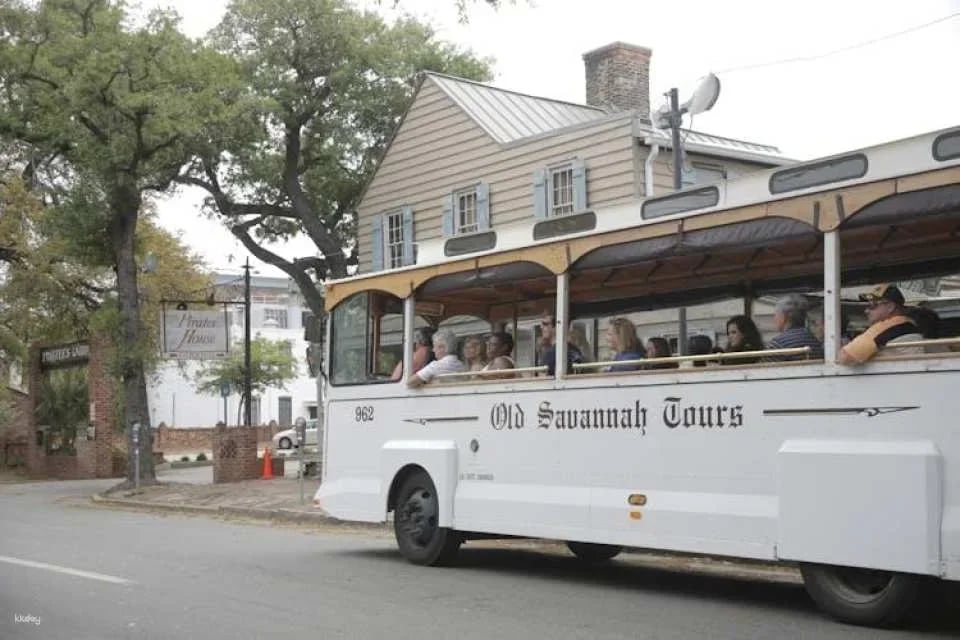 Old Savannah Historic Overview Tour by Open-Air Trolley