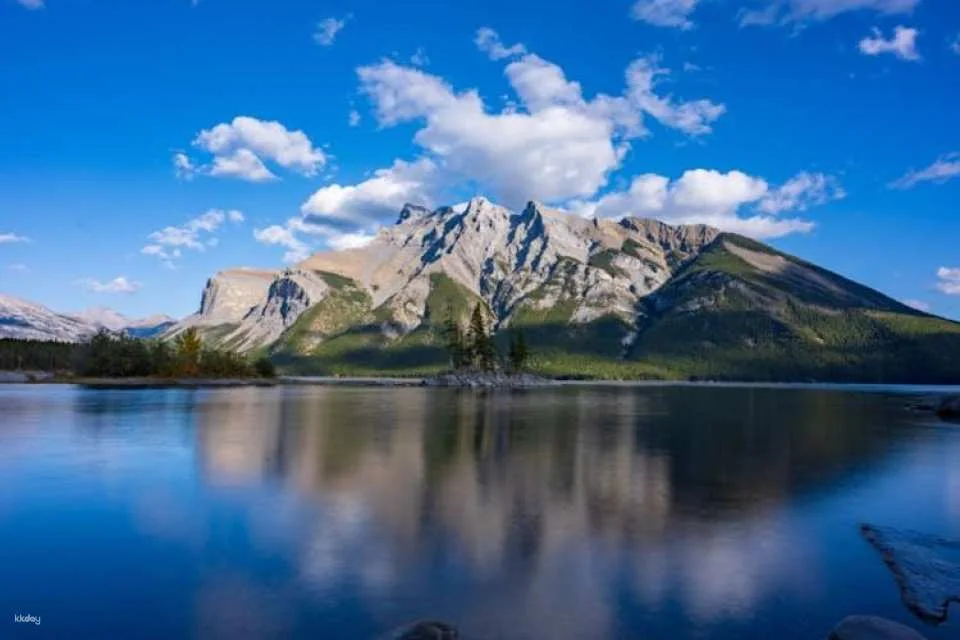 Banff National Park with 7 iconic stops and Lake Minnewanka