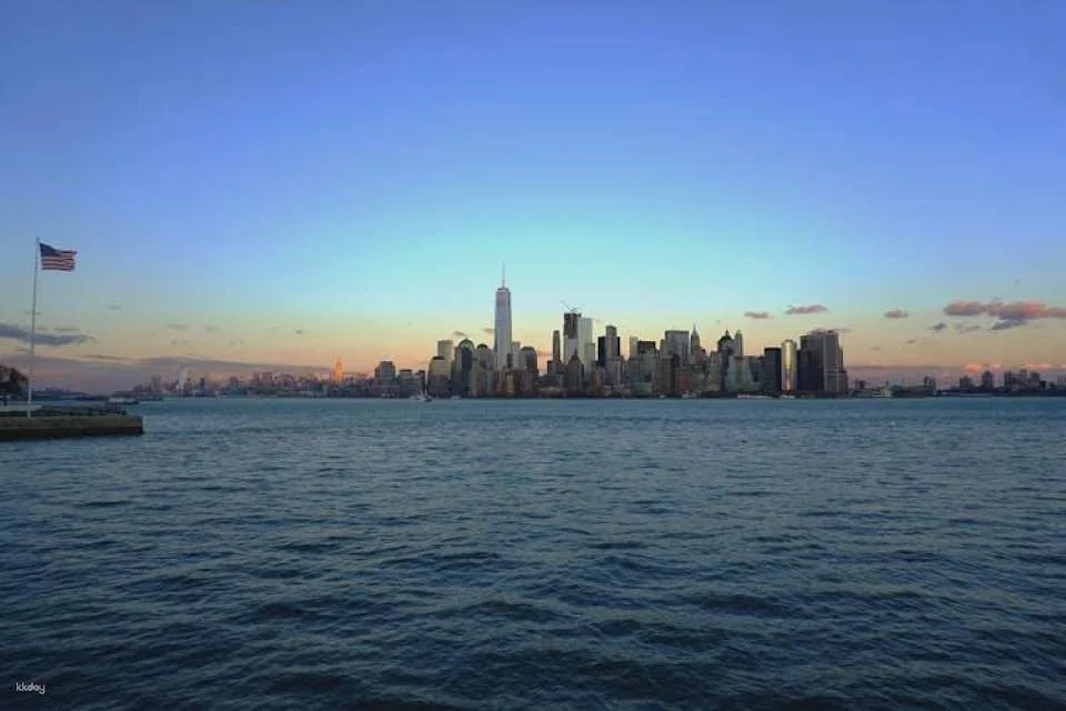 Statue of Liberty and Immigration Museum with Ferry and Audio Guide