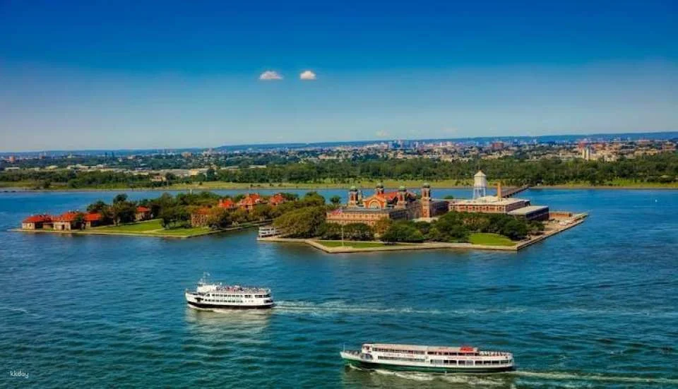 Statue of Liberty and Immigration Museum with Ferry and Audio Guide