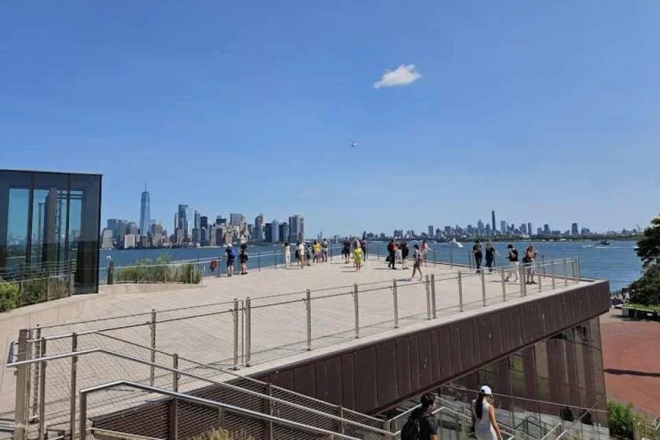 Statue of Liberty express ferry ticket and optional guided tour