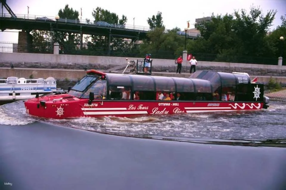 1-hour Amphibus guided tour in Ottawa