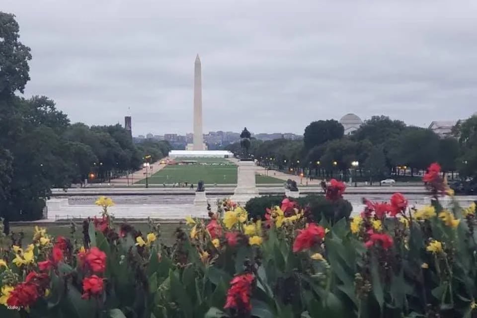 Washington Monument skip-the-line tickets and guidebook
