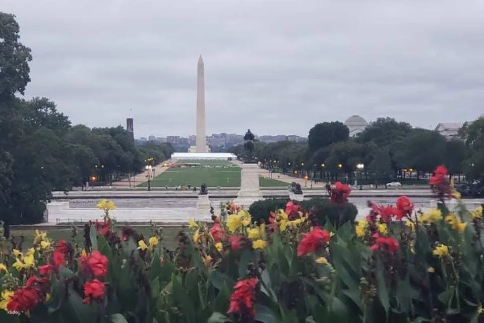 Washington Monument skip-the-line tickets and guidebook