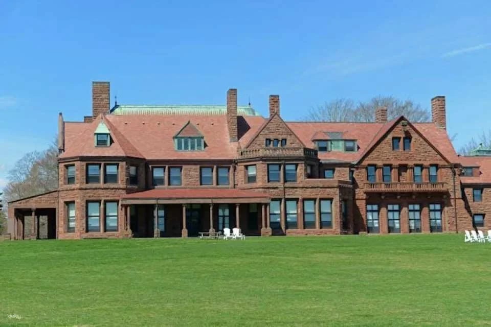 Ultimate Newport Self-Guided Bundle Tour